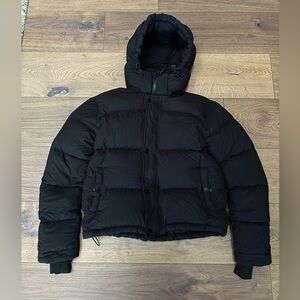 Aritzia Super Puff Shorty Down Puffer Jacket